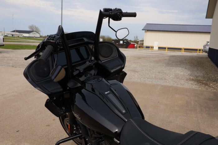 1½" Pointed Top Handlebar- 16" Black - Image 3